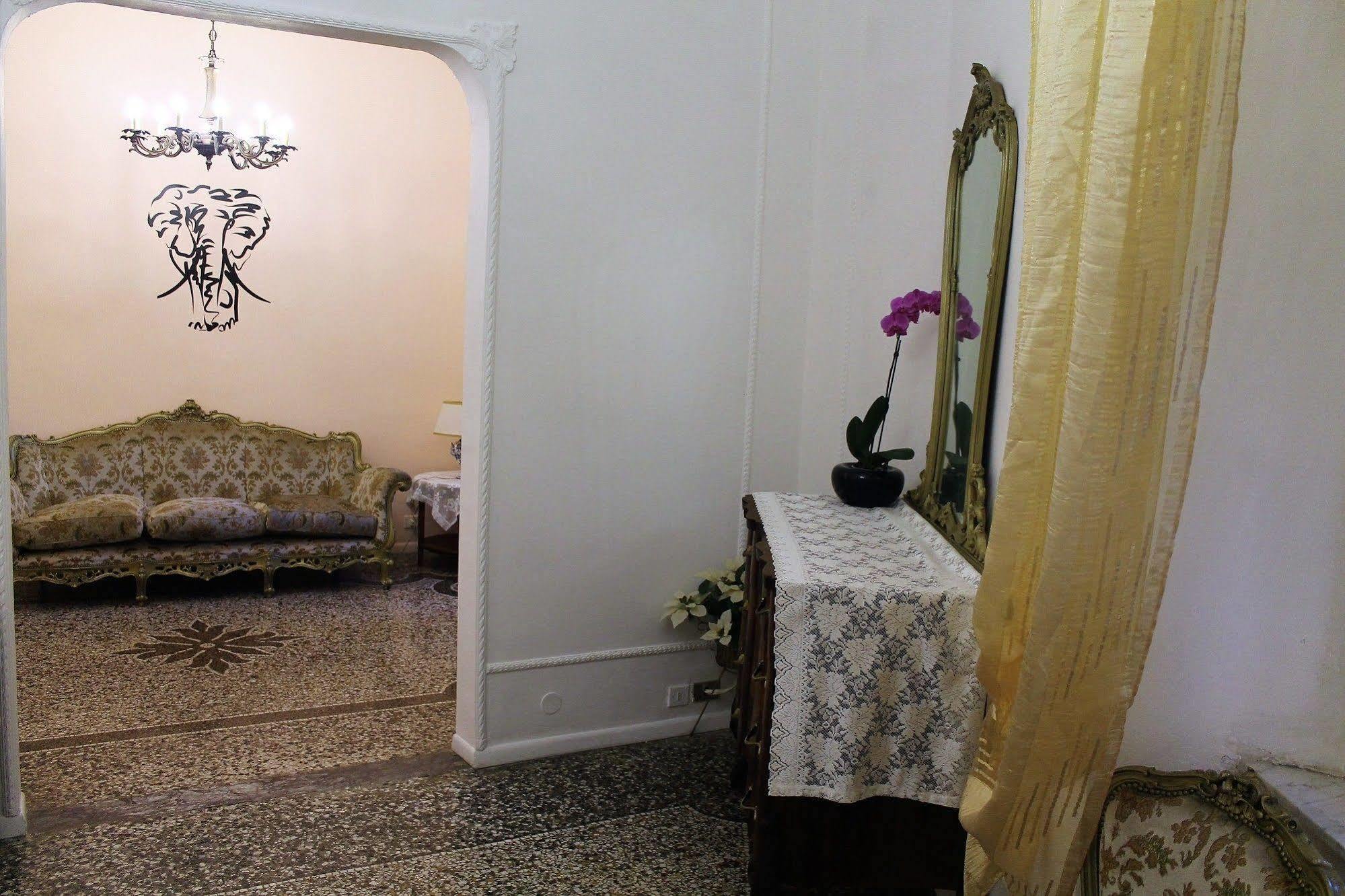 Appartamento In Centro Zona Fiera,Davanti Al Galliera Genova Esterno foto