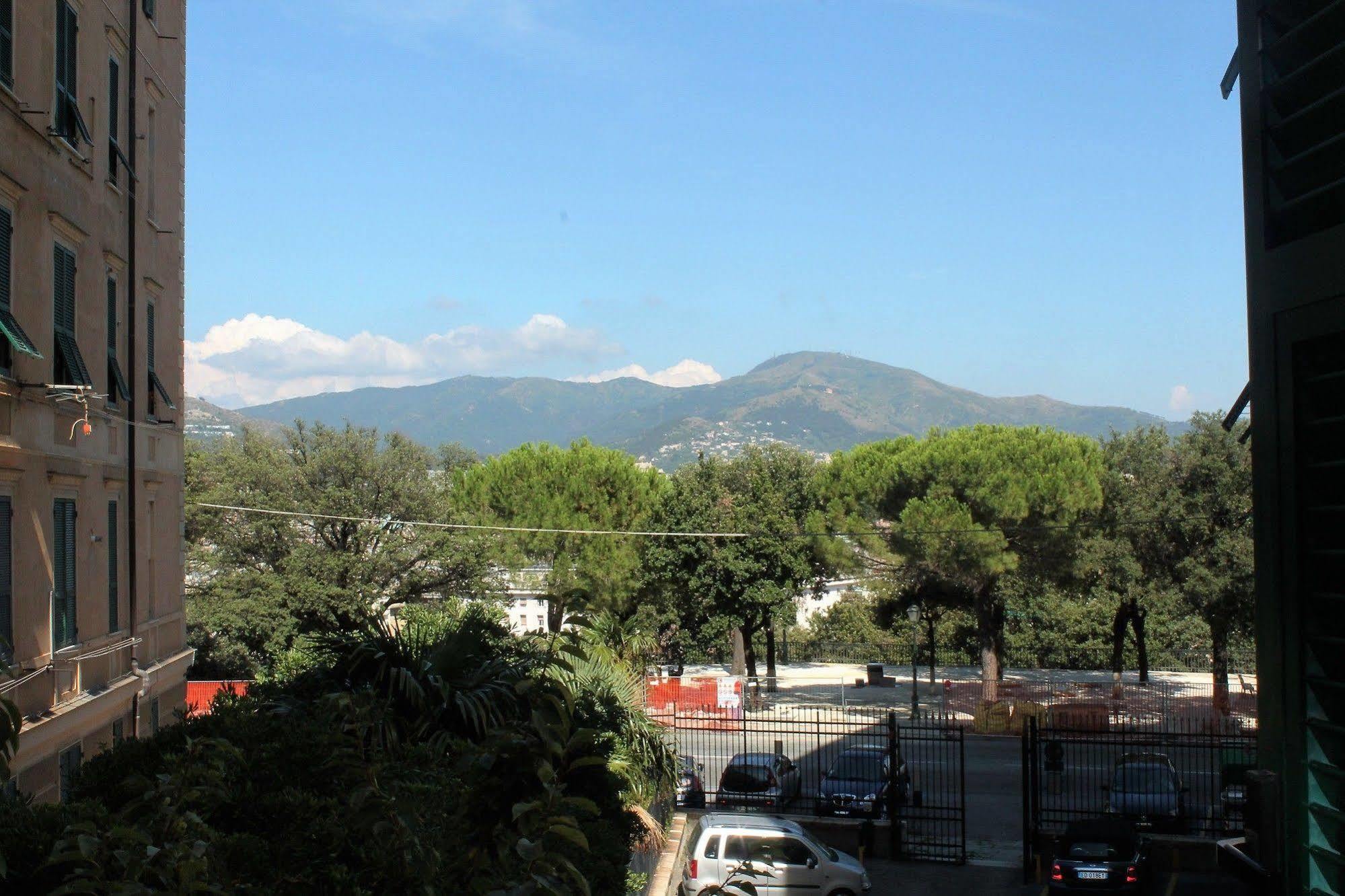 Appartamento In Centro Zona Fiera,Davanti Al Galliera Genova Esterno foto