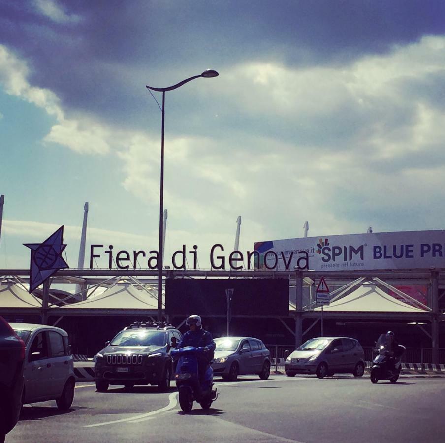 Appartamento In Centro Zona Fiera,Davanti Al Galliera Genova Esterno foto