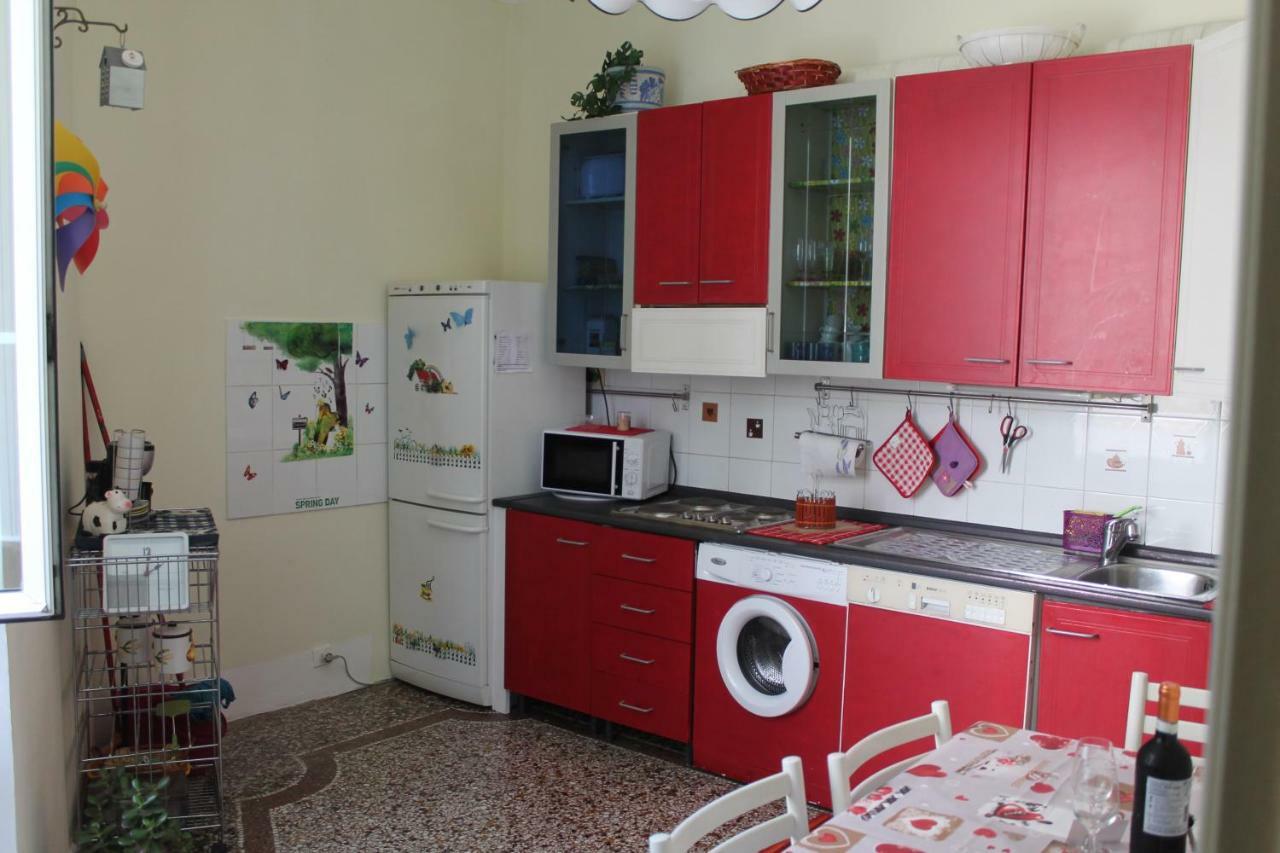 Appartamento In Centro Zona Fiera,Davanti Al Galliera Genova Esterno foto