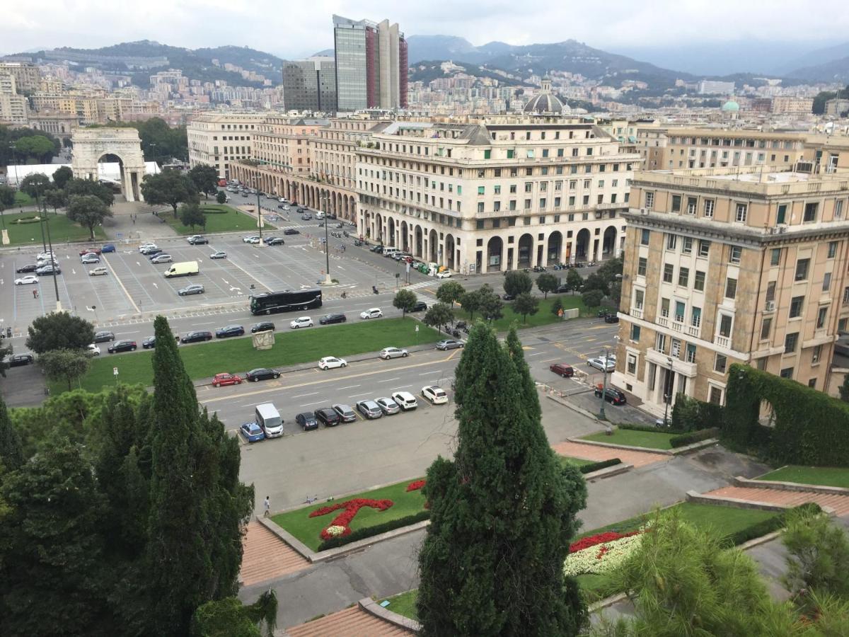 Appartamento In Centro Zona Fiera,Davanti Al Galliera Genova Esterno foto